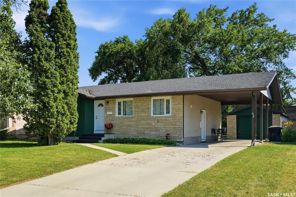 Photo de la propriété:  43 Columbia Drive  SK S7K 1E6 