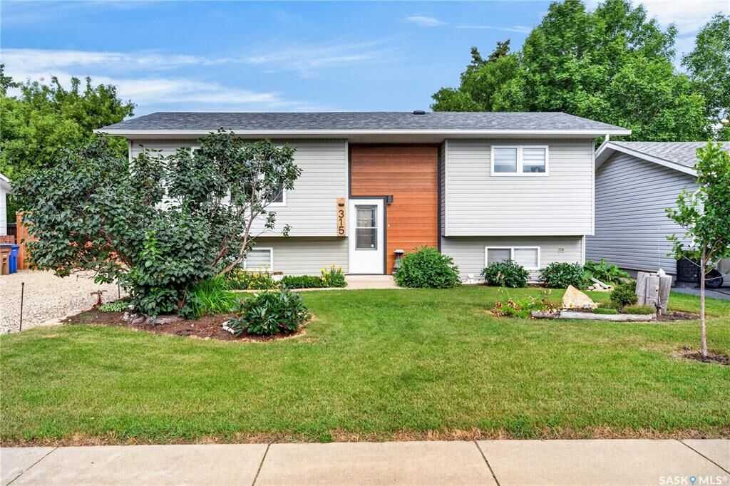 Property Photo:  315 Caskey Drive  SK S0E 1A0 