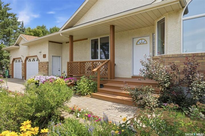 Property Photo:  12 Porter Bay  SK S4L 1B9 