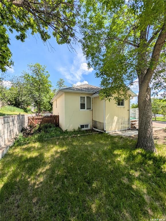 Property Photo: 309 6th Avenue NW SK S9H 0X9