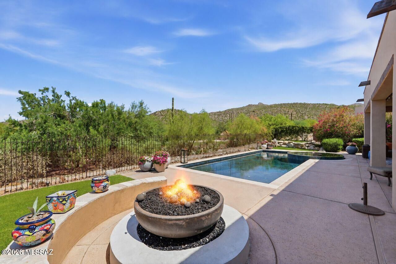 Property Photo: 6342 W Sunlit Bridge Place AZ 85658