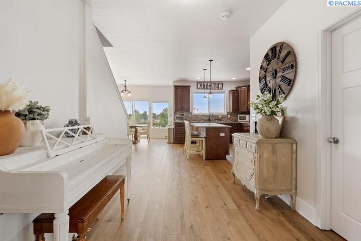 Property Photo: 5404 Chapel Hill Blvd WA 99301