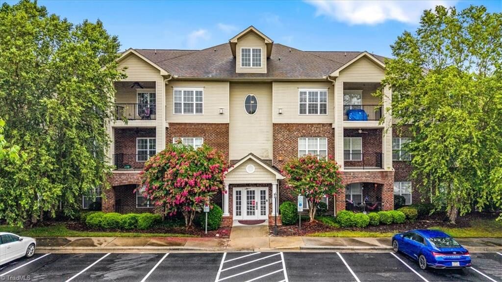 Property Photo: 200 Lennox Drive 3B NC 27282