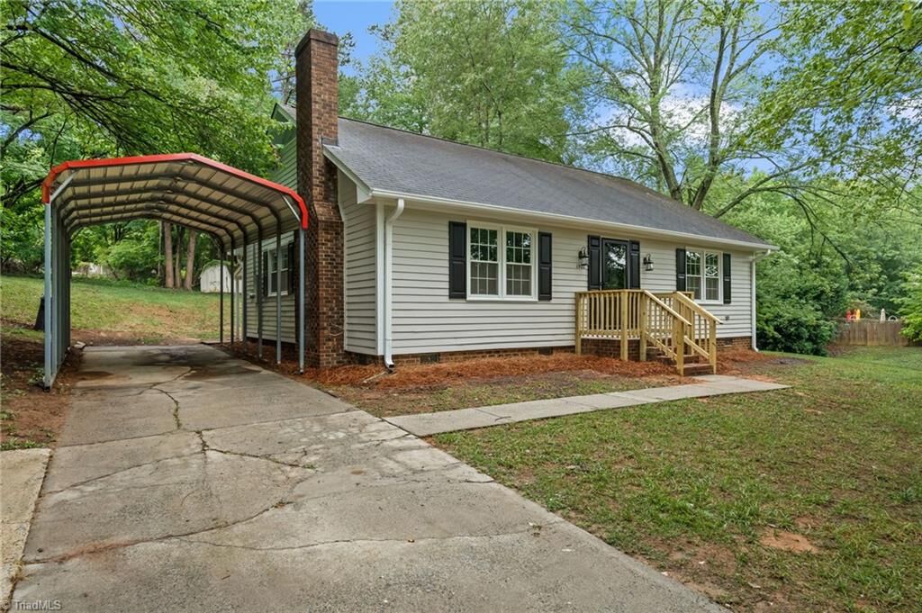 Property Photo: 1500 Pebblebrook Road NC 27105