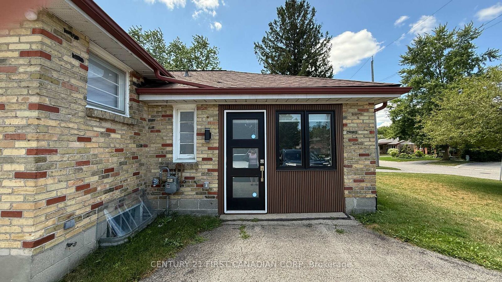 Property Photo: 1473 Adelaide Street N Unit 2 ON N5X 1K3