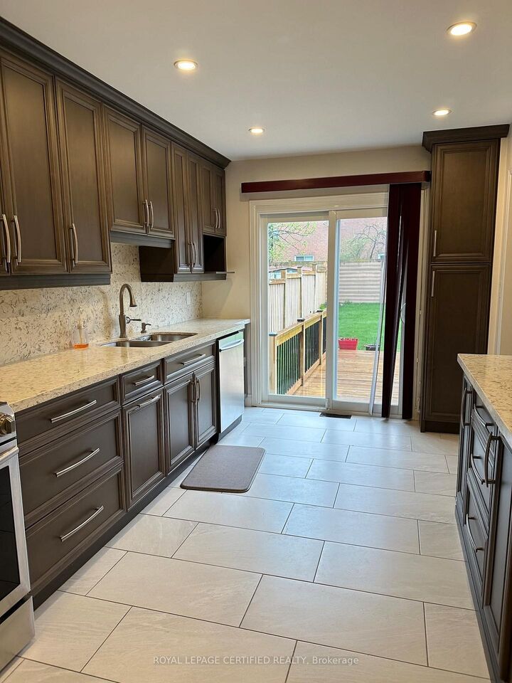 Property Photo:  210 Ecclestone Drive Main  ON L6X 3R1 