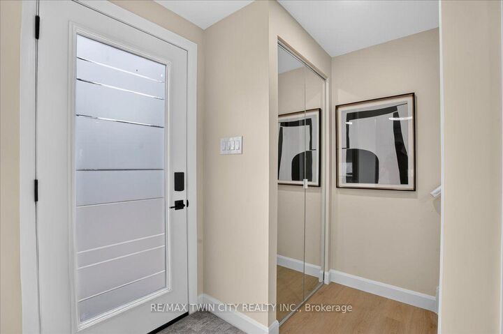 Property Photo:  23 Briar Knoll Drive  ON N2E 1X9 