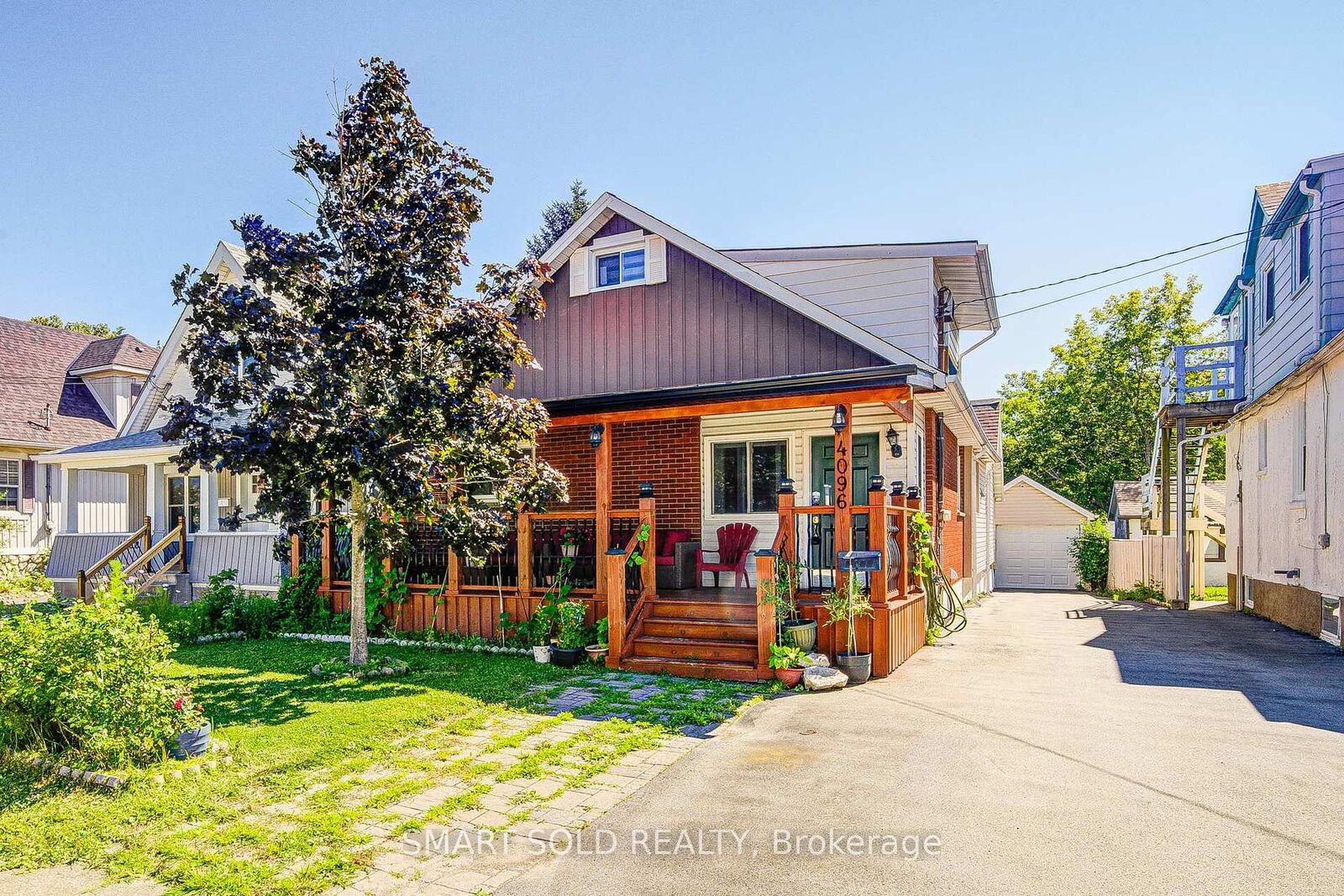 Property Photo: 4096 Broughton Avenue ON L2E 3K6