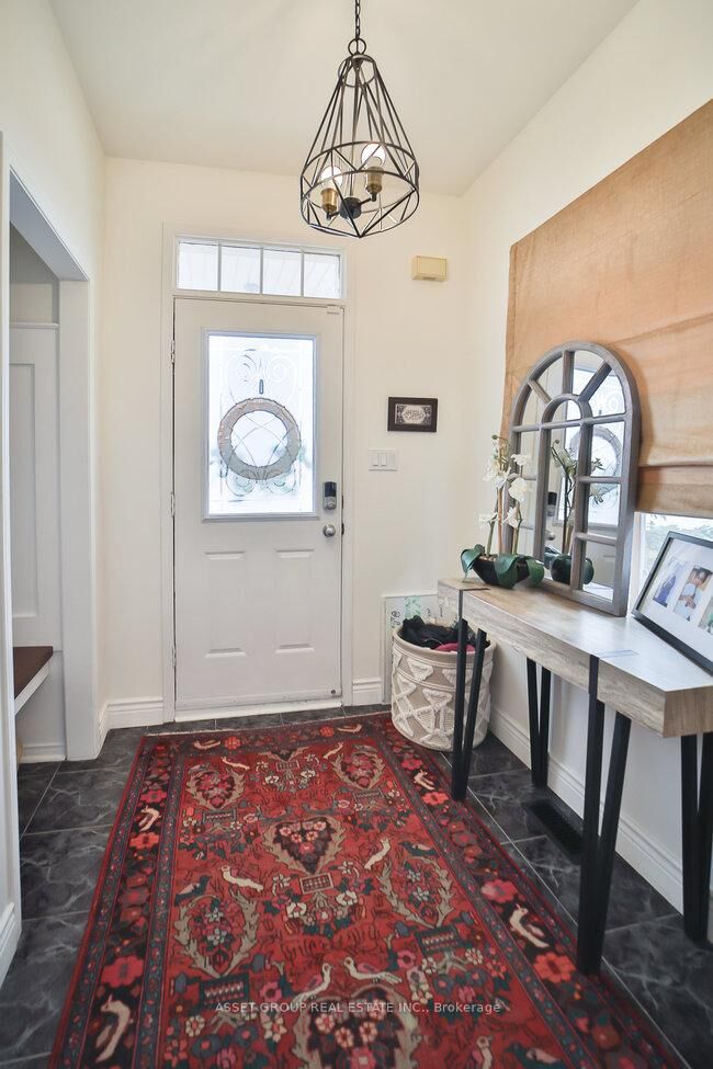 Property Photo:  2378 Dalebrook Drive  ON L6H 6K4 