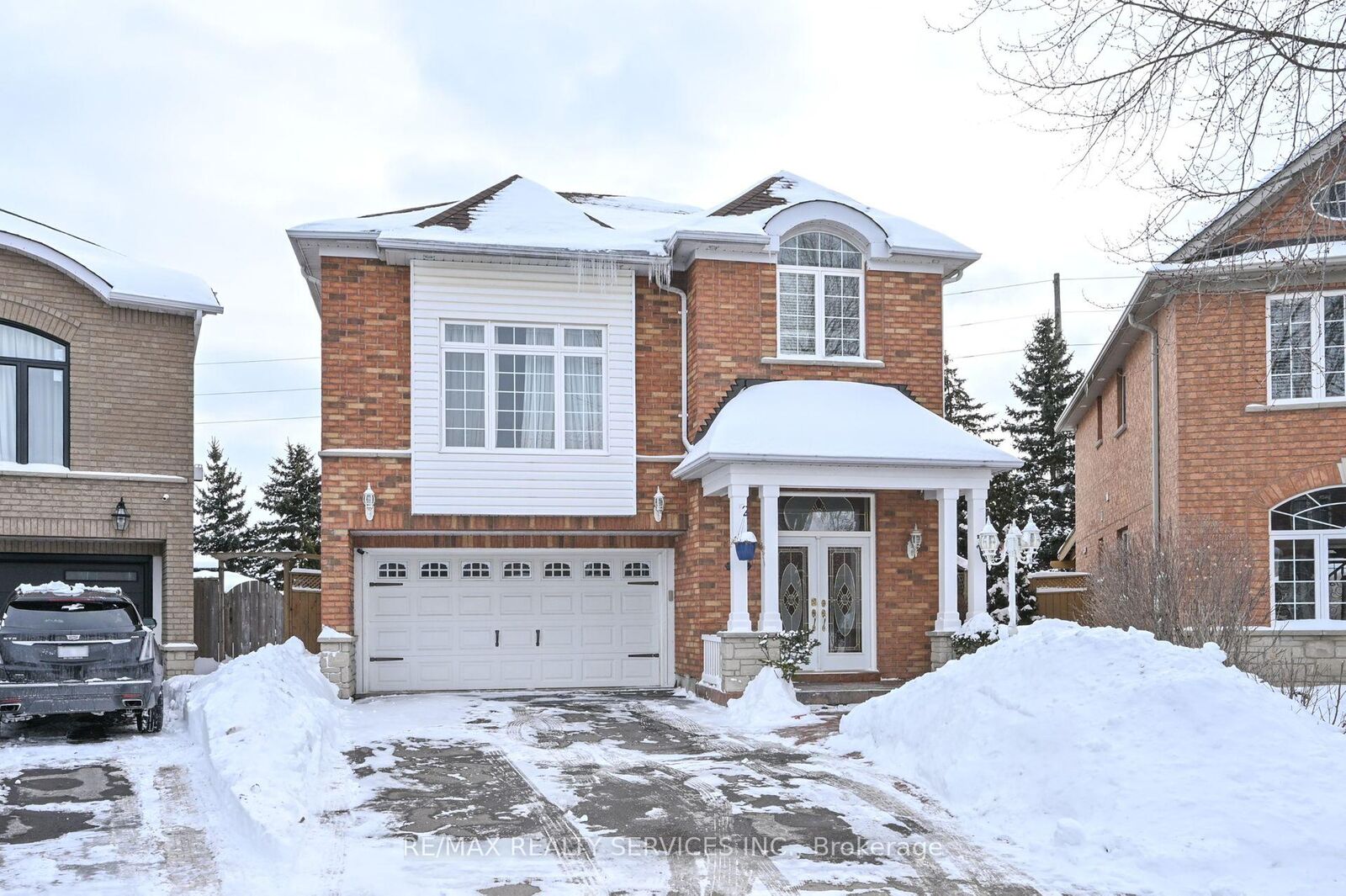 Property Photo:  42 Brambirch Crescent  ON L7A 1V1 