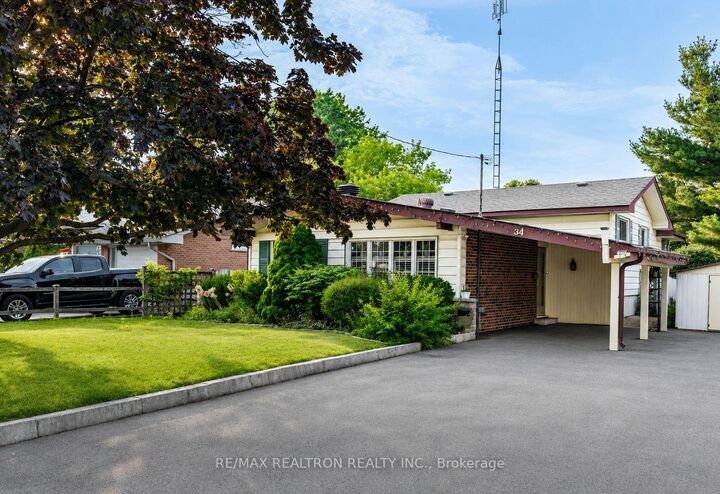 34 Taunton Road W — photo 1