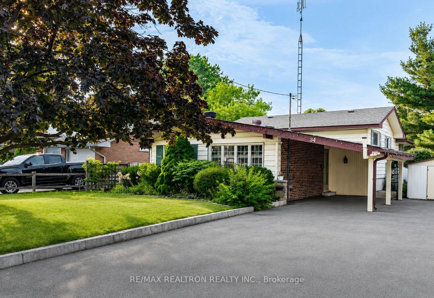 Property Photo: 34 Taunton Road W ON L1G 3T2