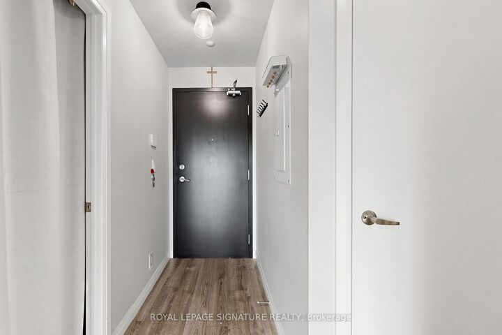 Property Photo: 2150 Lawrence Avenue E 208 ON M1R 3A7