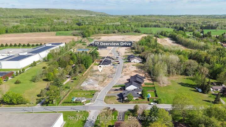 Property Photo:  17 Deerview Drive  ON K8V 0L8 