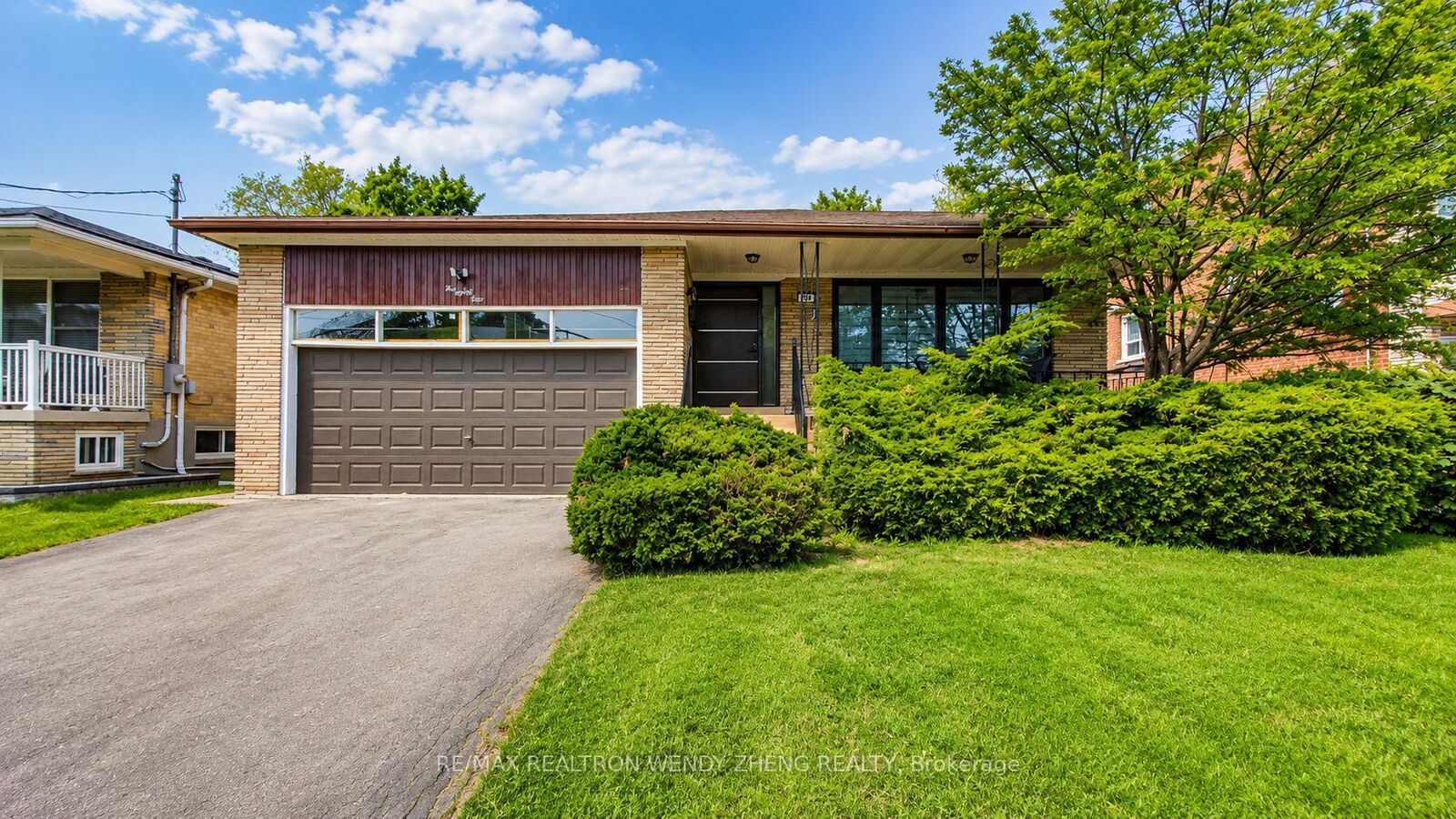 Property Photo:  284 Wilmington Avenue Lower  ON M3H 5K7 