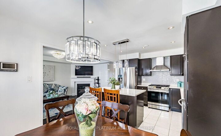 Property Photo:  43 Arkwright Drive  ON L7A 0V2 