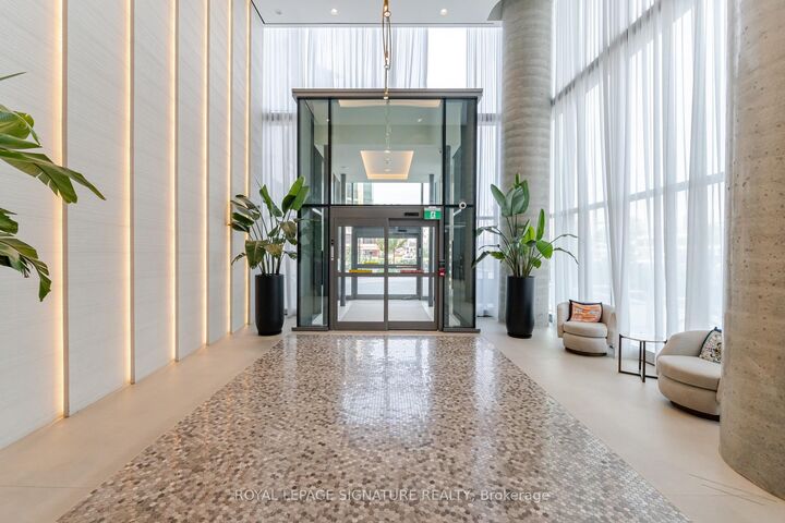 Property Photo: 7890 Jane Street 4508 ON L4K 0K9