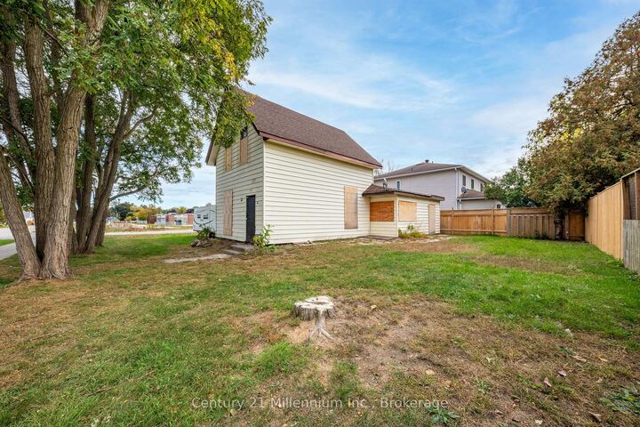 Property Photo: 469 Robert Street ON L4R 2M4