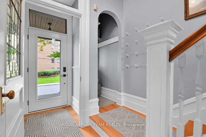 Property Photo: 7 Third Avenue ON K1S 2J5