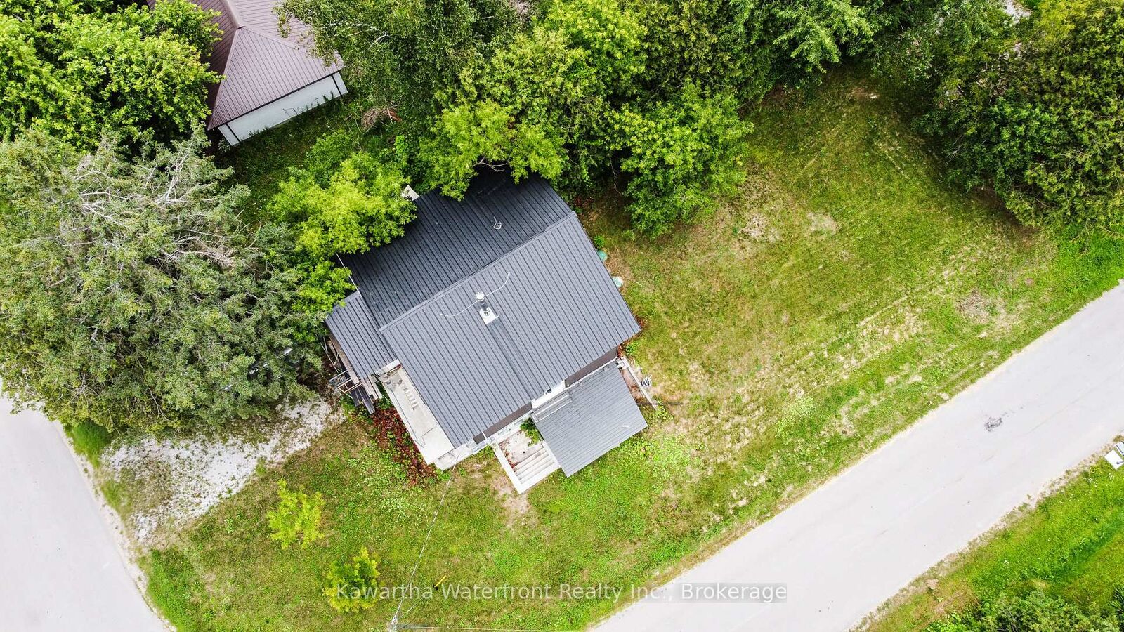 Property Photo:  2 Monck Street  ON K0M 2L0 