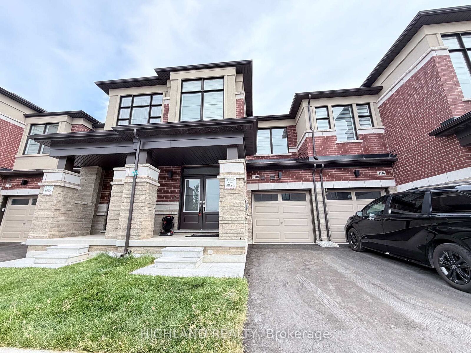 Property Photo:  1148 Tanbark Avenue  ON L6H 8C4 