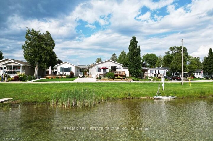 27 Trillium Beach Pvt Drive — photo 1