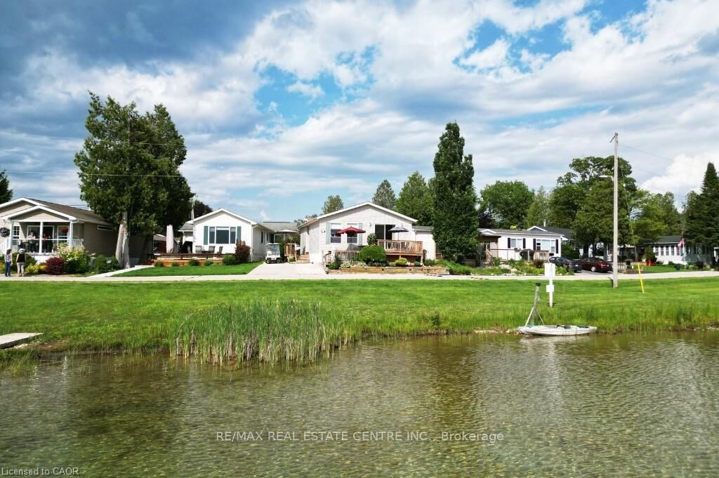 Property Photo: 27 Trillium Beach Pvt Drive ON N0B 2J0