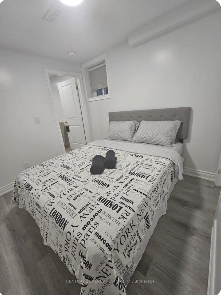 Property Photo:  54 Baycliffe Drive 1  ON L1P 0B2 