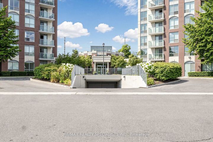 Photo de la propriété: 4879 Kimbermount Avenue 303 ON L5M 7R8
