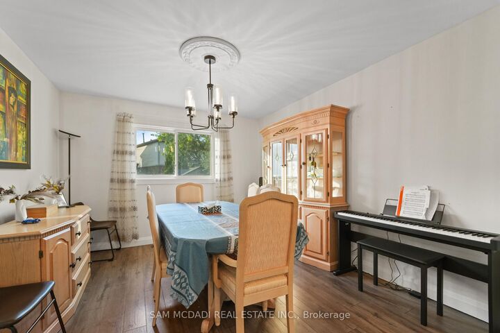 Property Photo:  6251 Saltmarsh Court  ON L5N 5V9 