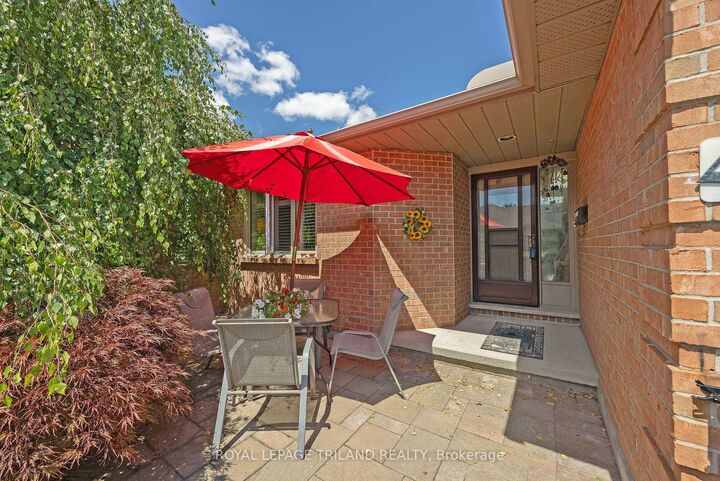 Property Photo:  2 Cadeau Terrace 40  ON N6K 4G4 