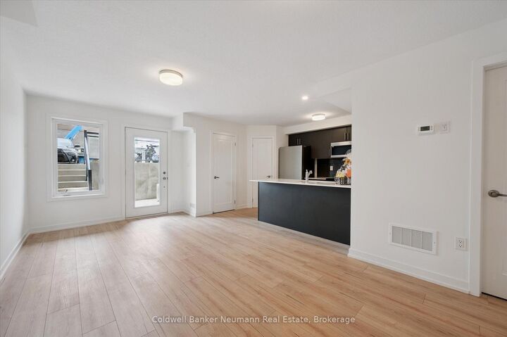 Property Photo:  940 St David Street N 25  ON N1M 0L7 