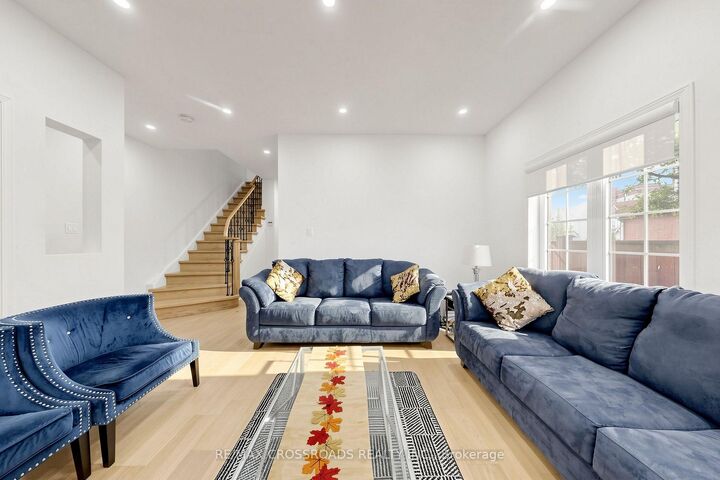 Property Photo:  82 Jack Monkman Crescent  ON L3S 0A4 