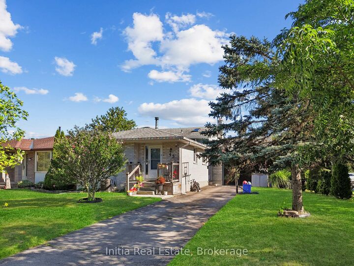Property Photo:  43 Sussex Crescent  ON N5Y 5H3 