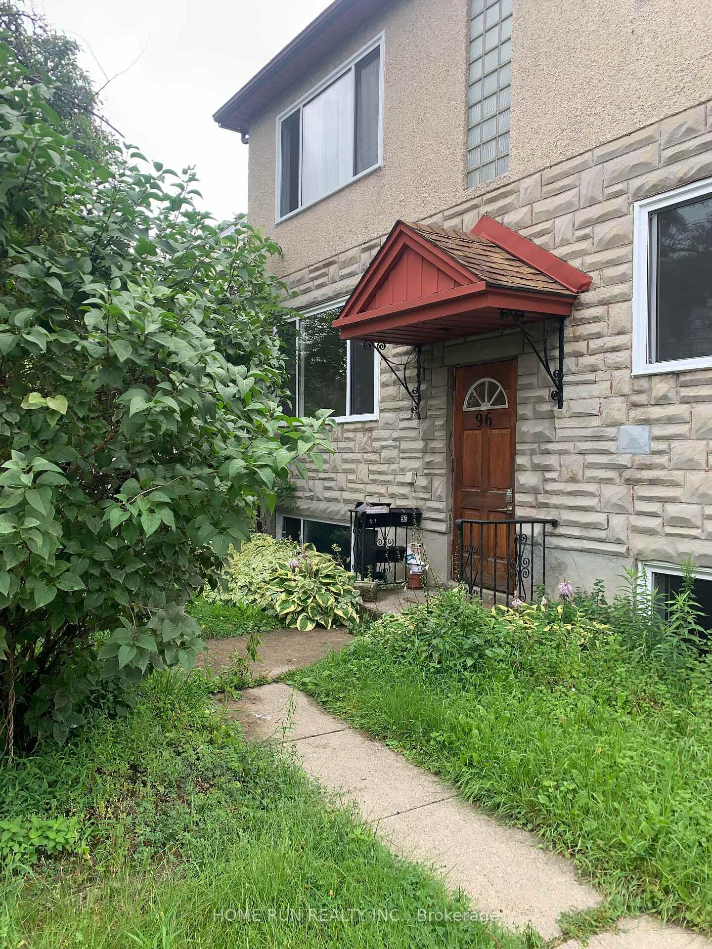 Property Photo:  96 Ontario Street 1  ON K1K 1K9 