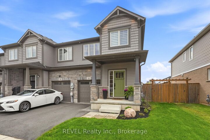 11 Lymburner Street — photo 1