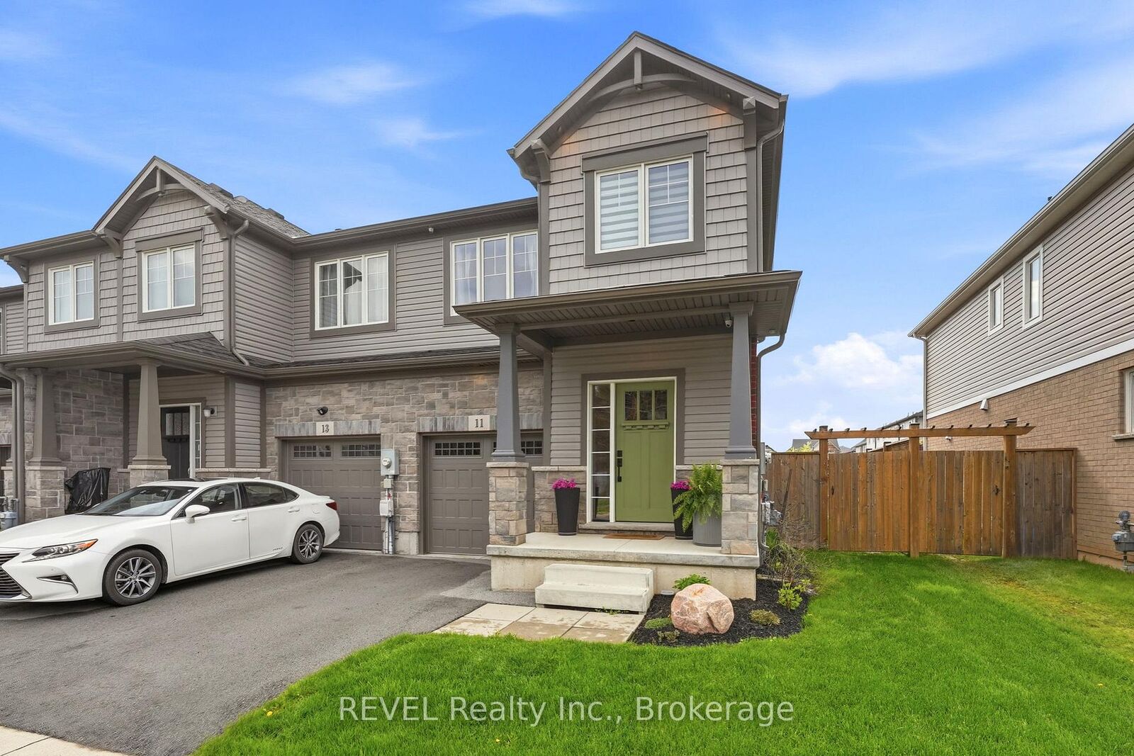 Property Photo: 11 Lymburner Street ON L0S 1E6