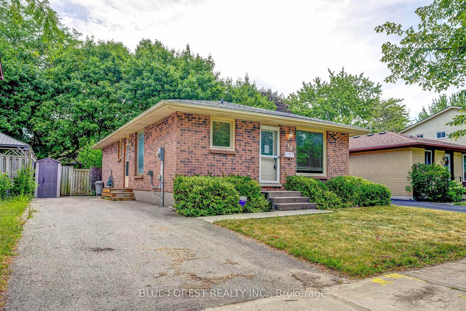 Property Photo:  132 Ardsley Crescent  ON N6G 3W7 