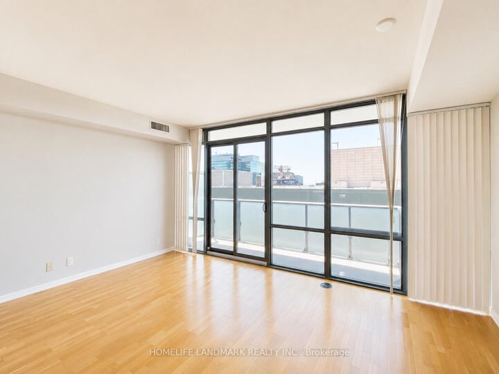 Property Photo:  832 Bay Street 1601  ON M5S 1Z6 