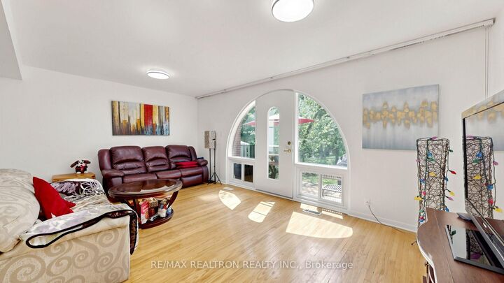 10 Esterbrooke Avenue 59 — photo 1