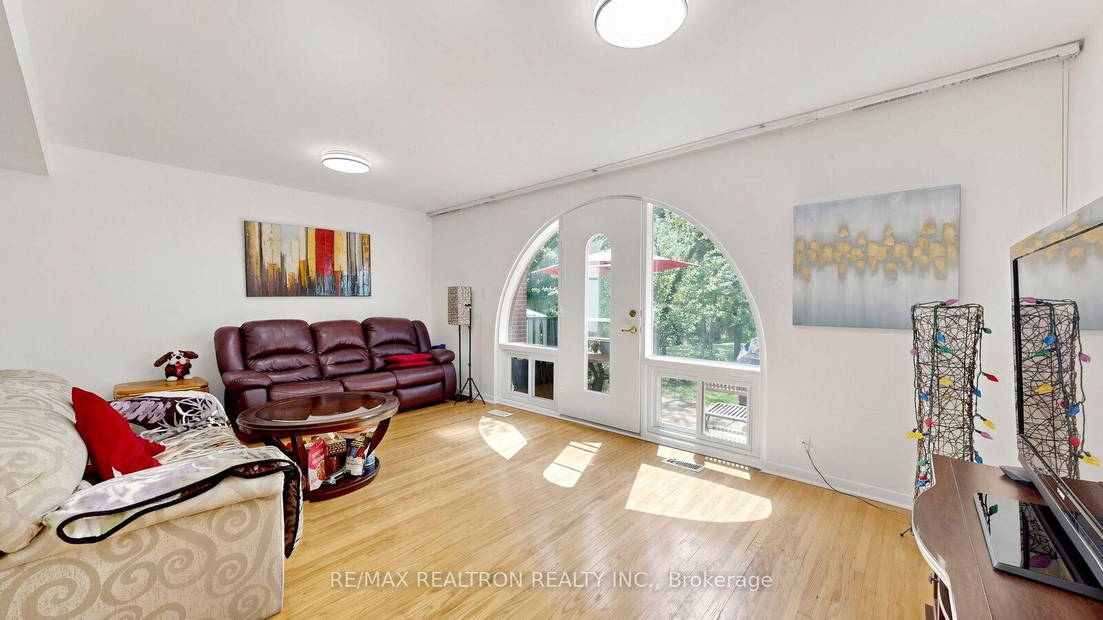 Property Photo: 10 Esterbrooke Avenue 59 ON M2J 2C2