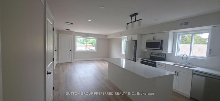 Property Photo: 118 Scott Street 5 ON N7G 1K3