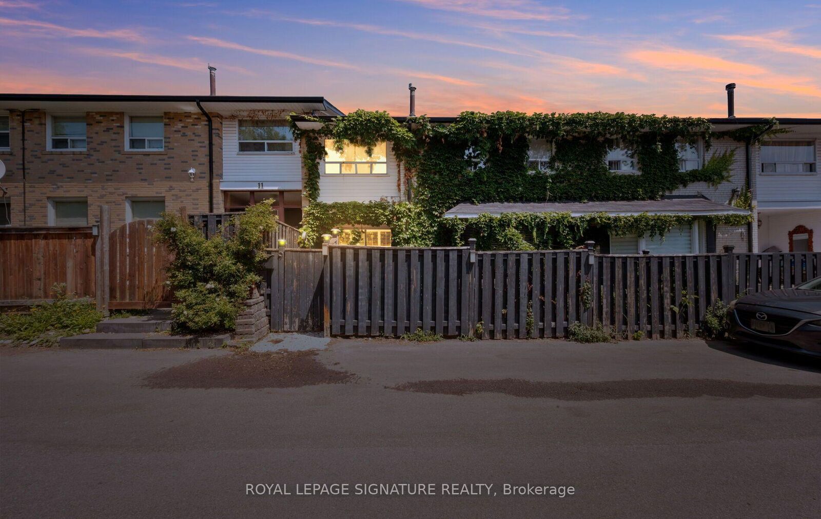 Property Photo: 61 Ardglen Drive 9 ON L6W 1V1