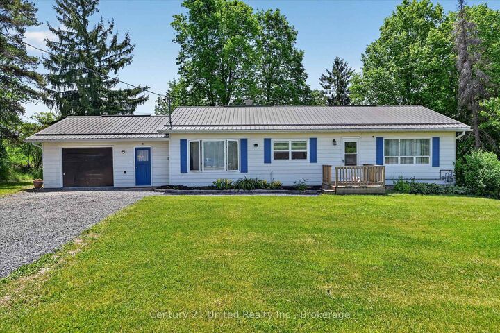 323 St Lawrence Street W — photo 1