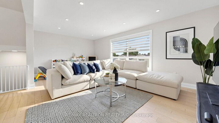 Property Photo: 2221 Warden Avenue ON M1T 1V5