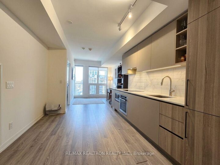 Property Photo: 55 Mercer Street 1212 ON M5V 3W2