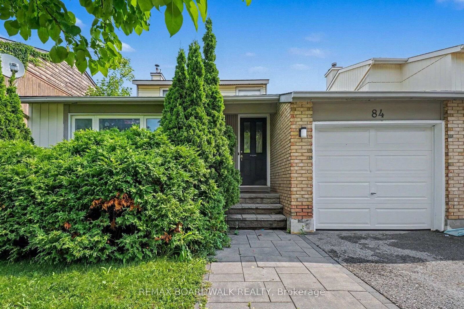 Property Photo:  84 Sherway Drive  ON K2J 1N8 