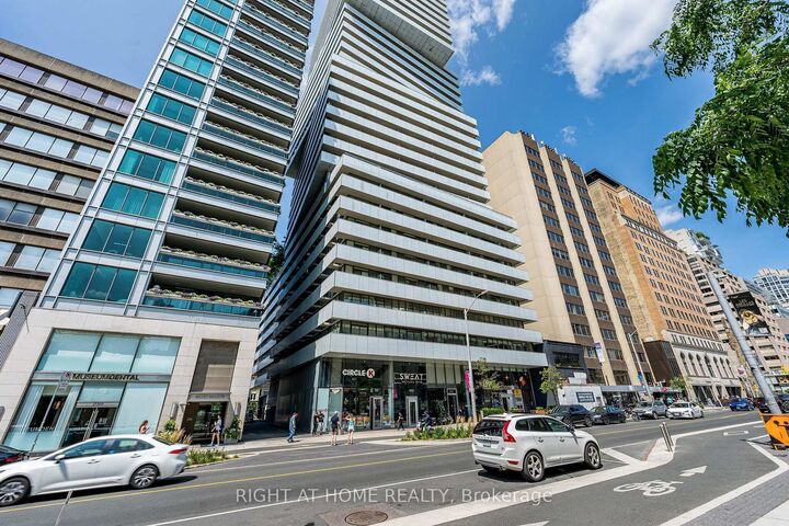 Property Photo: 200 Bloor Street W 1604 ON M5S 0B1
