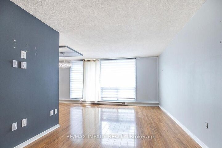Property Photo: 454 Centre Street 108 ON L1H 4C2