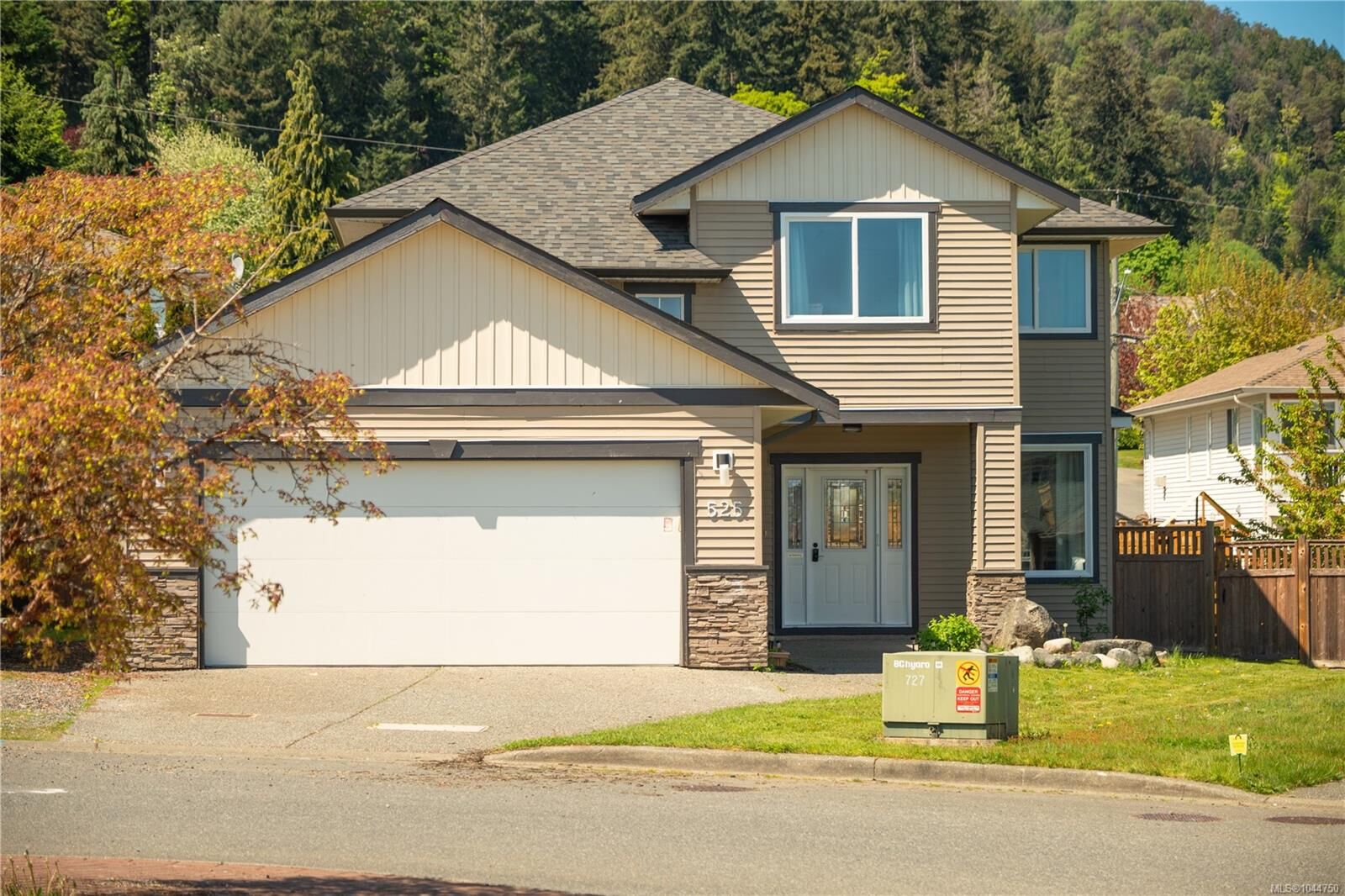 Property Photo:  525 Ballou Pl  BC V9G 2C7 